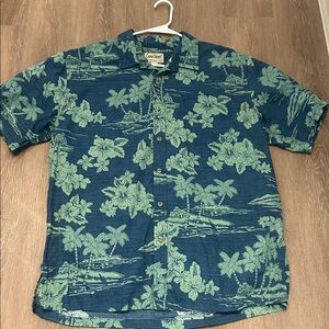 NWOT Cooke Street Cotton Hawaiian Aloha Shirt Flowers and Palm Tree Design